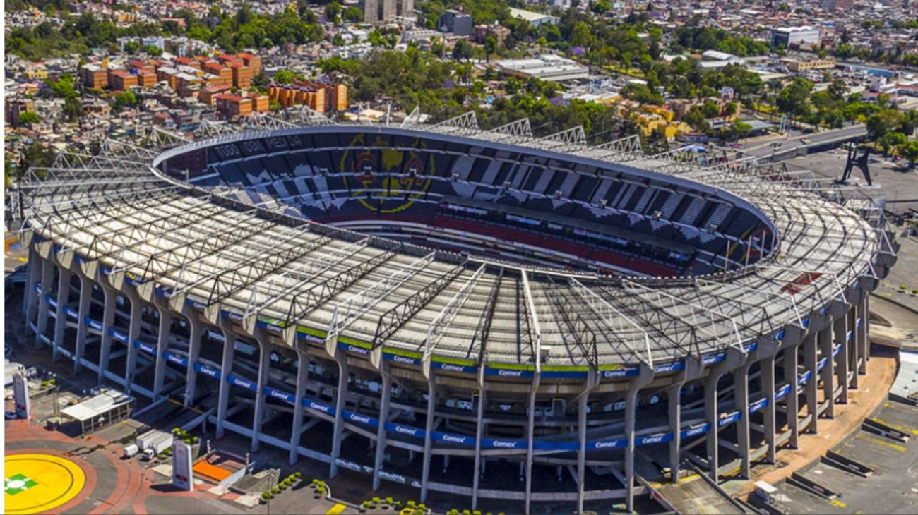 El Estadio Azteca se hunde 