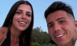 El antes y el después del living de Valentina Cervantes y Enzo Fernández: estilo moderno, detalles dorados y la mesa que es tendencia 