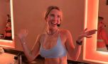 Entramos al estudio de pilates de Soledad Fandiño: living interior, cartas y un guiño a la Argentina