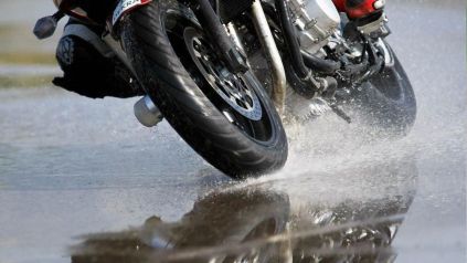 Moto aquaplaning