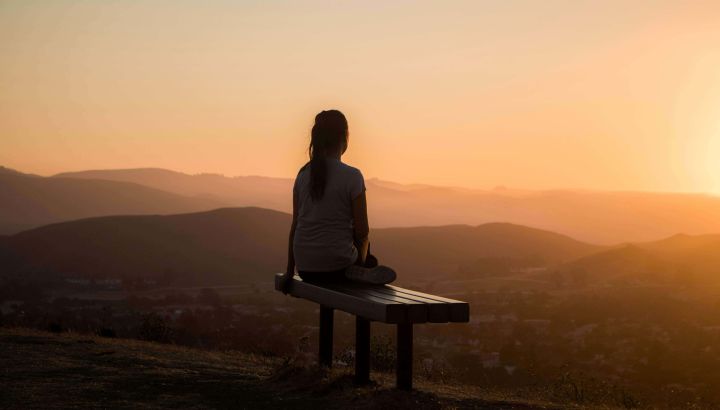 El atardecer como ansiolítico natural: qué dice la ciencia sobre la hora dorada