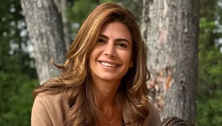 La idea de Juliana Awada para decorar la pared del sofá: elegante, con personalidad y en tendencia