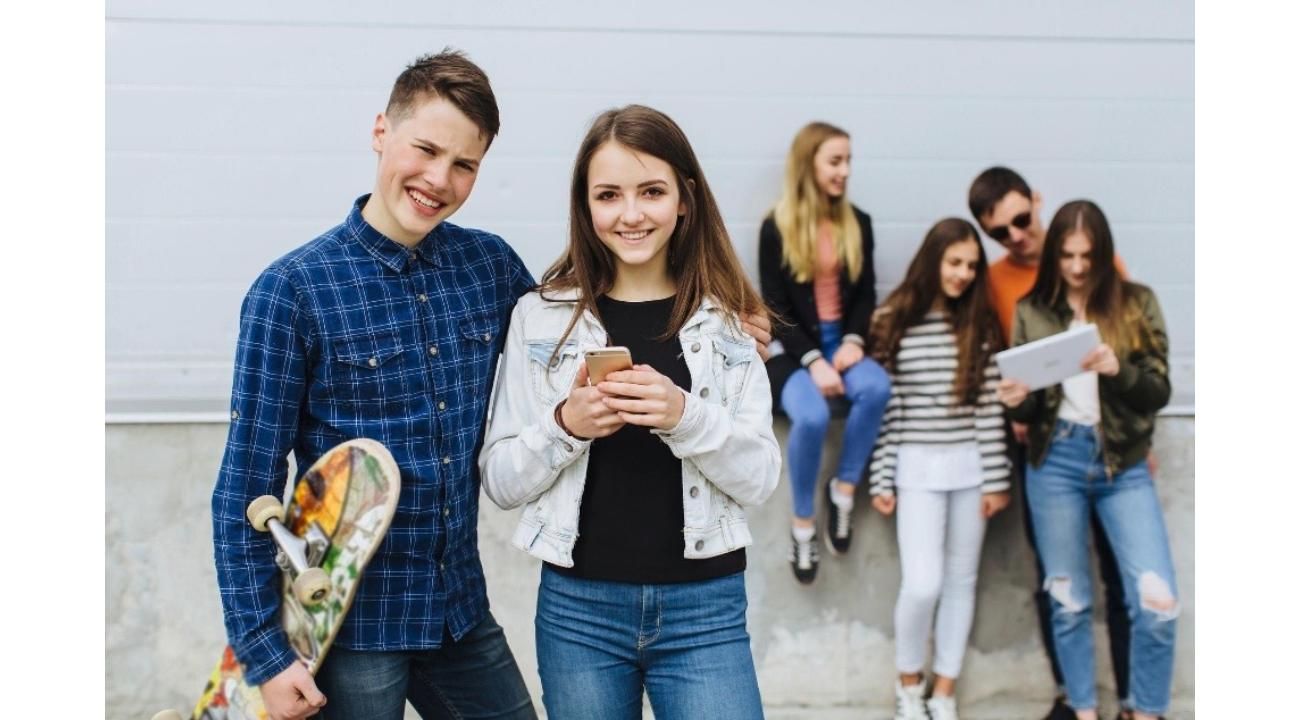 ADOLESCENCIA: EL ARTE DE SER PADRES HOY