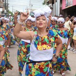 Personas bailando durante el tradicional Festival "Mayo Ya", en Bluefields, Nicaragua. La ciudad de Bluefields, en la Región Autónoma de la Costa Caribe Sur de Nicaragua, vive con intensidad por estos días el tradicional Festival "Mayo Ya", una fiesta popular por la fertilidad y las cosechas, que celebra la llegada del invierno y que forma parte de la identidad de los pueblos originarios nicaragüenses. | Foto:Xinhua/Consejo de Comunicación y Ciudadanía de la República de Nicaragua