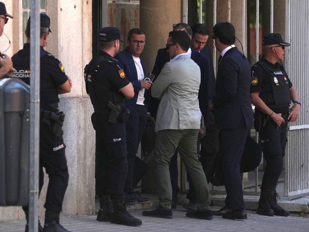 Empieza el juicio contra el hermano de Pedro Sánchez, acusado de ocupar un  cargo público "a su medida" | Perfil