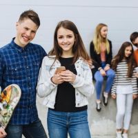 ADOLESCENCIA: EL ARTE DE SER PADRES HOY