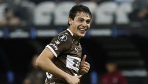 Franco Zapiola anotó los dos goles de Platense en Brasil