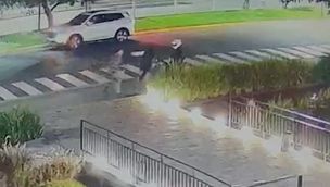 Un vigilador atropelló en el estacionamiento de un shopping a un ladrón 28052026