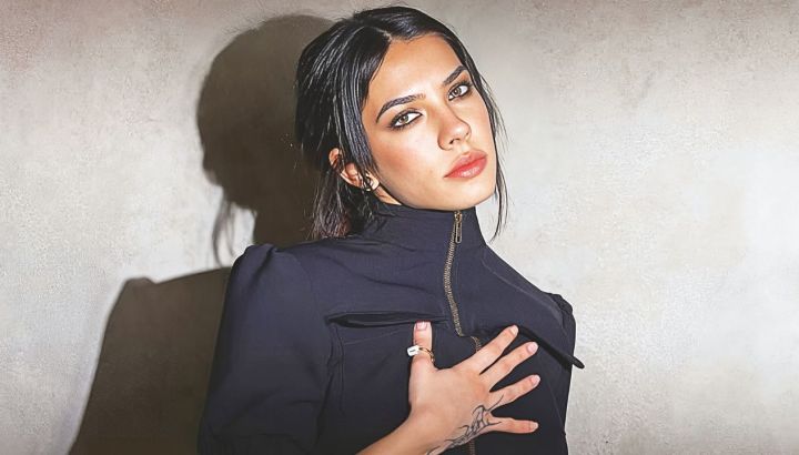 Con estilo gótico, Morena Echarri, la hija de Pablo Echarri y Nancy Duplaá sorprendió en una producción de fotos