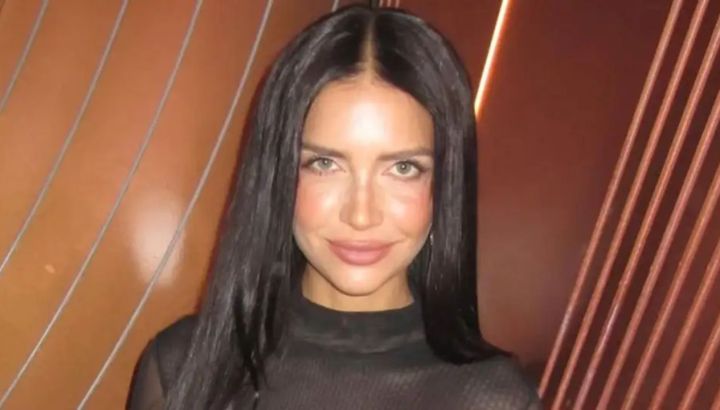 Zaira Nara marcó la nueva tendencia patchwork cuadrille con su particular abrigo