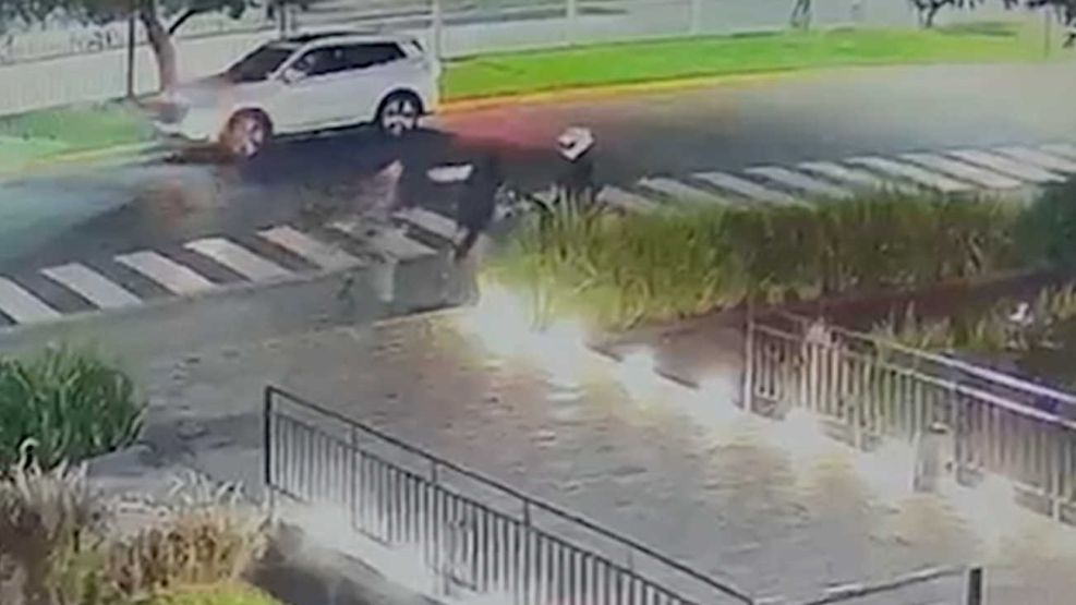 Un vigilador atropelló en el estacionamiento de un shopping a un ladrón 28052026