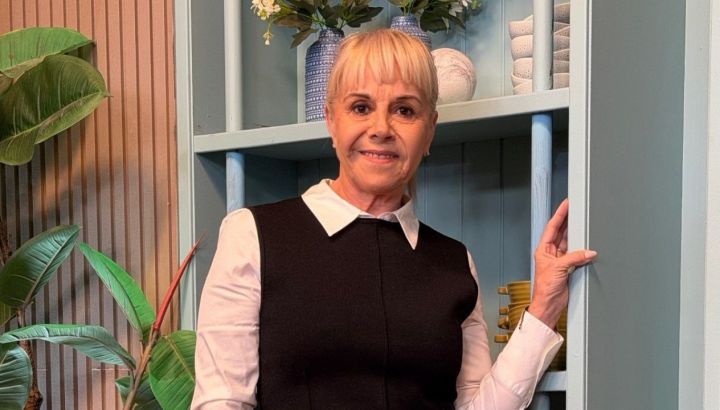 Claudia Villafañe mostró cómo lucir el pantalón oversize de corderoy de invierno ideal para mujeres +65