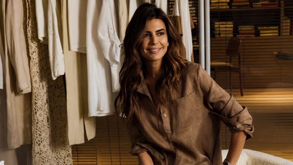 La idea de Juliana Awada para decorar la pared del sofá: elegante, con personalidad y en tendencia