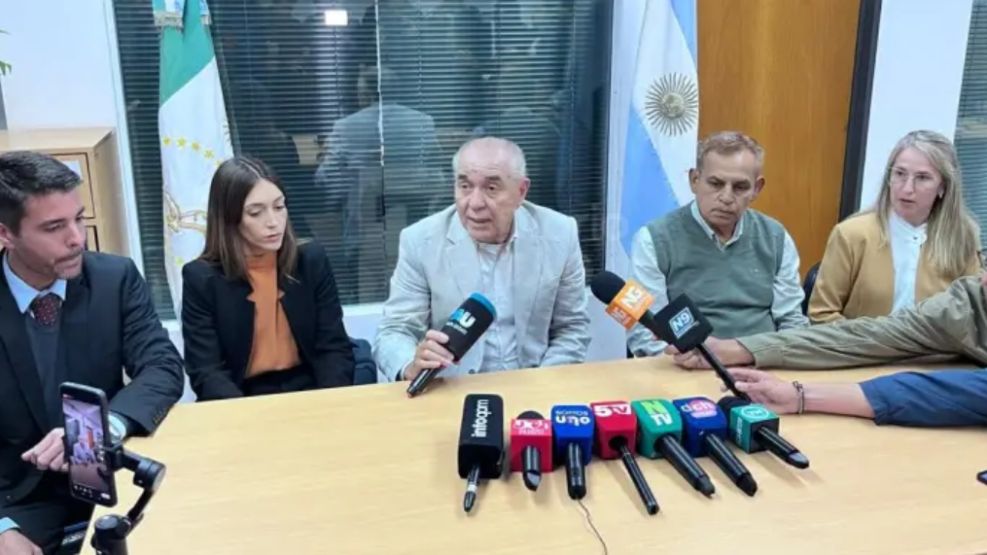 Conferencia de prensa de la Procuración General junto a fiscales