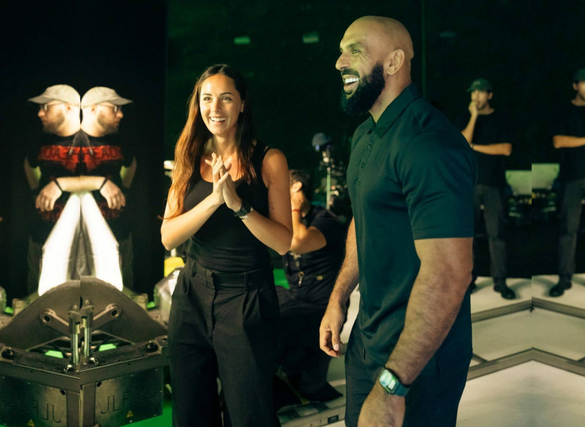 Yassine Cheuko, custodio personal de Messi, y la directora argentina de los videos Ana Arancedo..