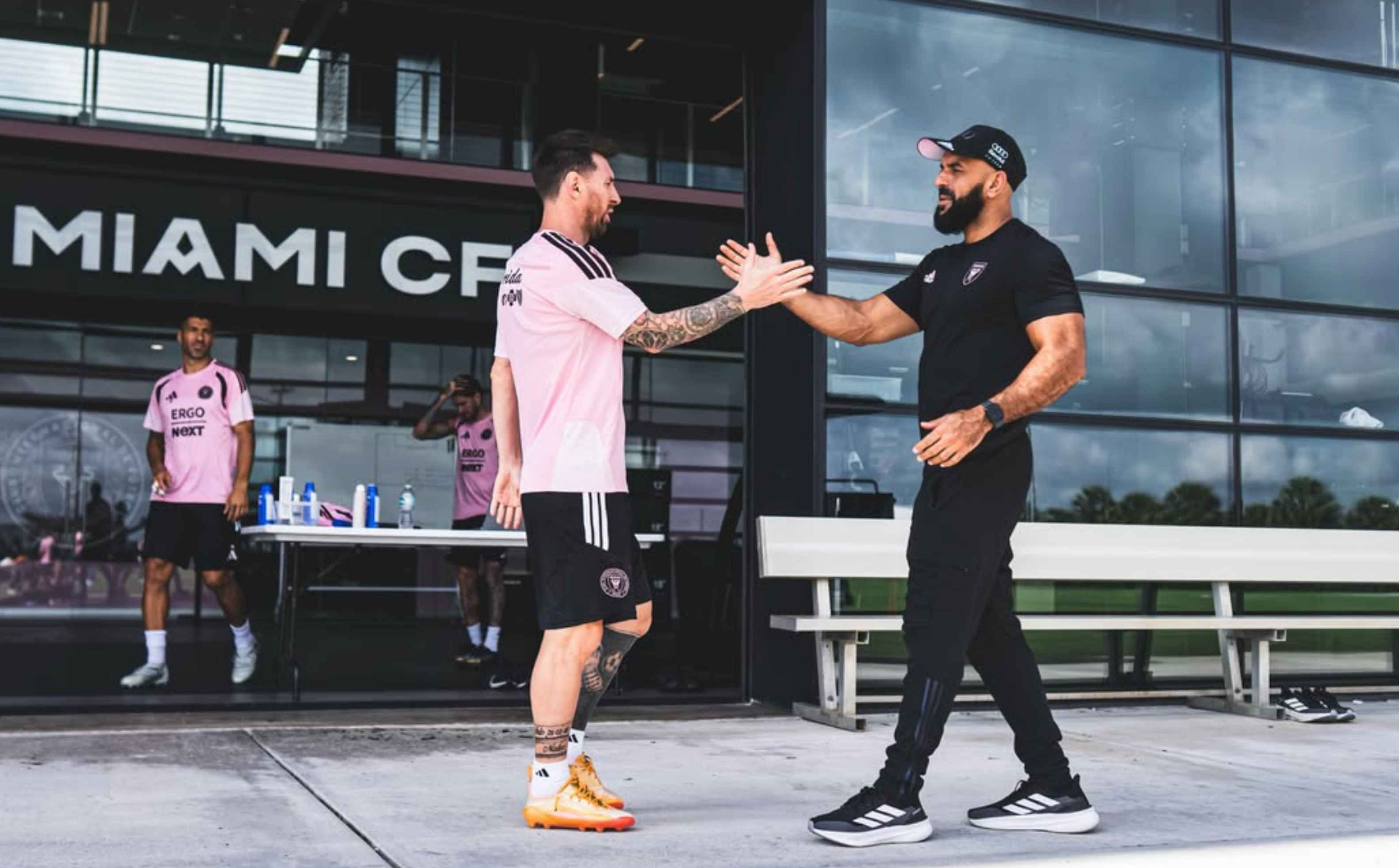 Yassine Cheuko, custodio personal de Messi.
