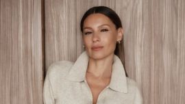 El look total black de Pampita que une dos mundos: wide leg y polerón