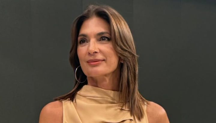 Mariana Arias mostró su rincón de arte: colección de cuadros, esculturas y las velas que son tendencia