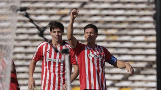 Estudiantes se impuso ante un Rosario Central irreconocible y avanzó por la Copa Argentina