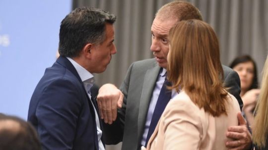 Estrategia 2027: Bornoroni lleva a un pelotón de intendentes a la Casa Rosada