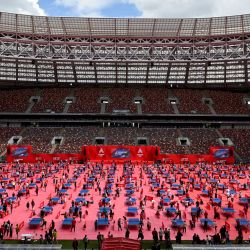 Personas participantes en un festival de tenis de mesa en el estadio Luzhniki, en Moscú, Rusia. | Foto:Xinhua/Alexander Zemlianichenko Jr.