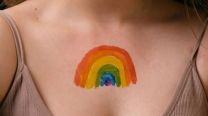 Qué es el rainbowwashing y por qué cada vez más personas cuestionan las campañas del orgullo
