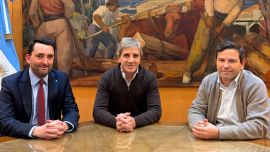 Luis Caputo anunció la renuncia de José García Hamilton y designó a Juan Ignacio Stampalija en Economía