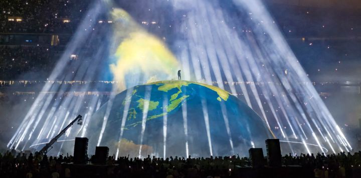 El rapero y productor estadounidense Kanye West actuó en el escenario durante un concierto en el Estadio Olímpico Atatürk de Estambul, como parte de su gira "YE Live in Istanbul".