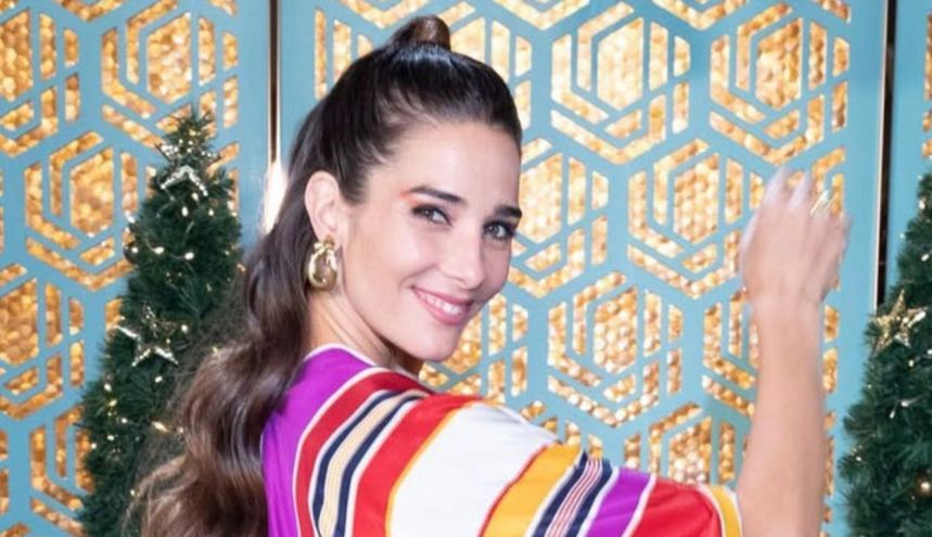 Juana Viale impone el flequillo boom del invierno con un sorpresivo cambio de look