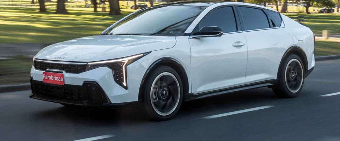 El sedán no está muerto: probamos el Kia K4 GT-Line