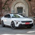 El sedán no está muerto. Probamos el Kia K4, digno heredero