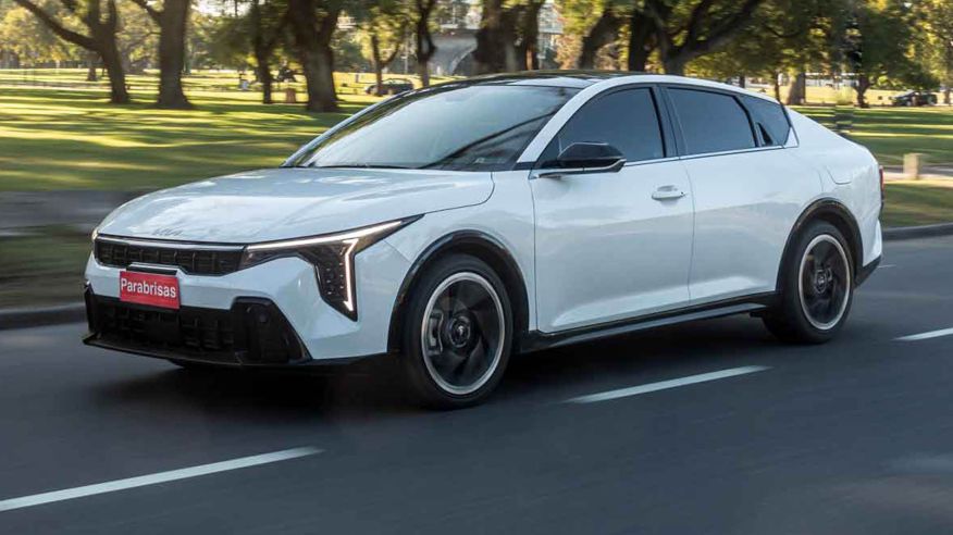 El sedán no está muerto: probamos el Kia K4 GT-Line