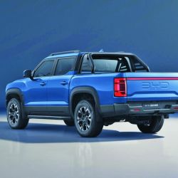 La marca china del momento irrumpe en el mercado argentino con su imponente pick-up de una tonelada, introduciendo la propulsión híbrida enchufable, única en su segmento en nuestro país.