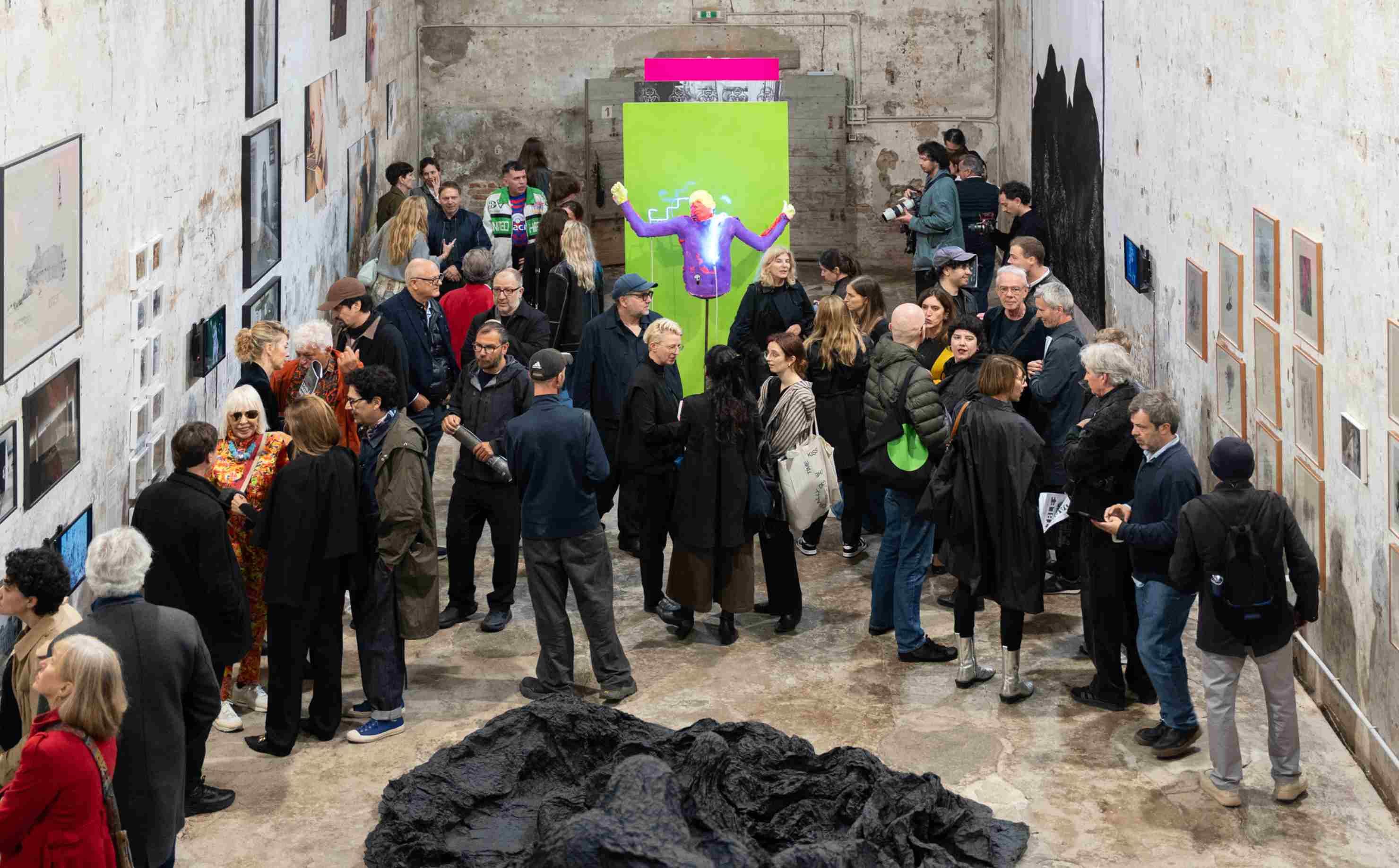 Venecia 2026. En Spazio Punch, la expo colectiva de El Moderno: Oscuridad visible: la larga sombra de la dictadura.