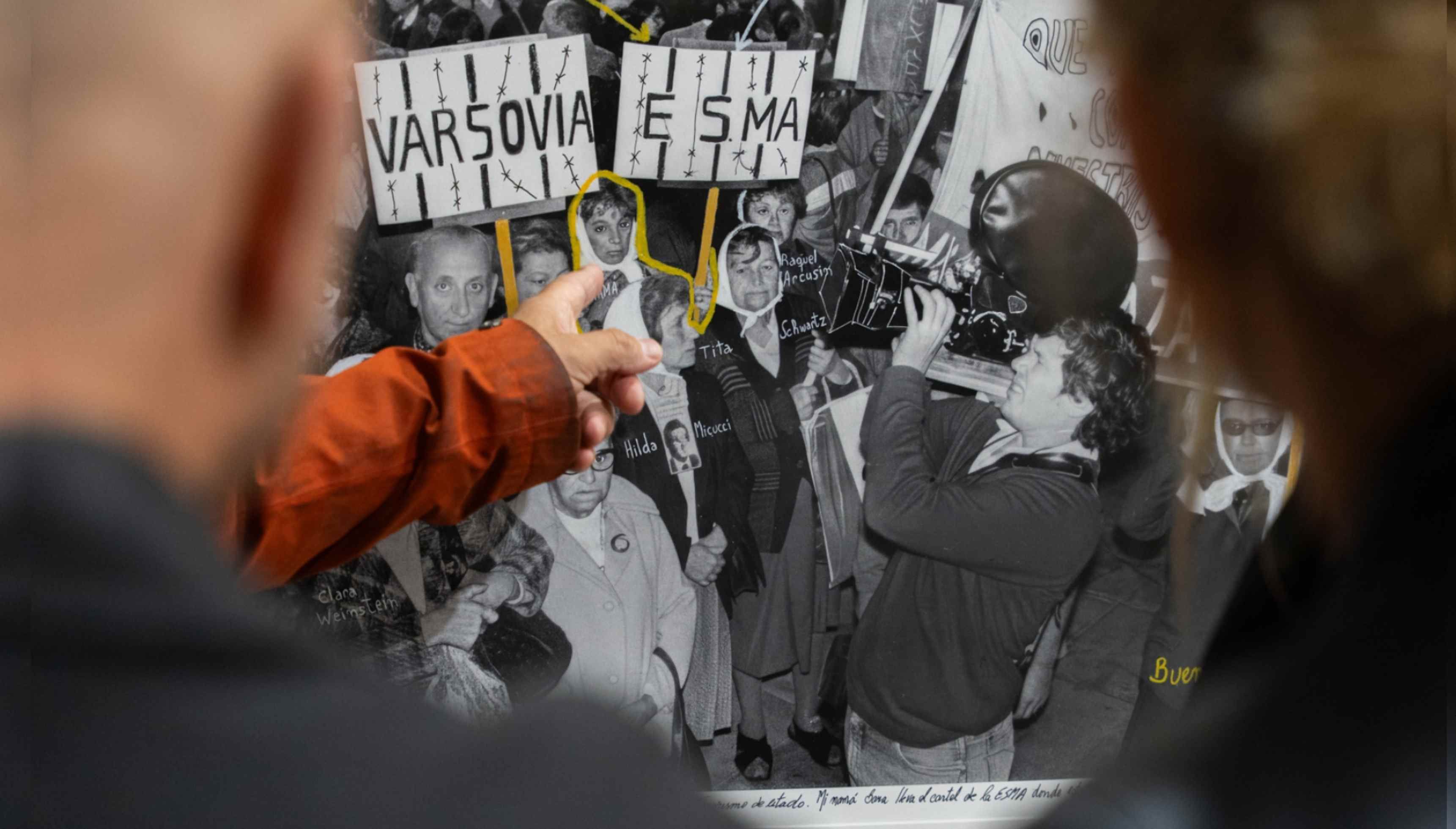 Venecia 2026. En Spazio Punch, foto de Marcelo Brodsky en la expo colectiva de El Moderno: Oscuridad visible: la larga sombra de la dictadura.