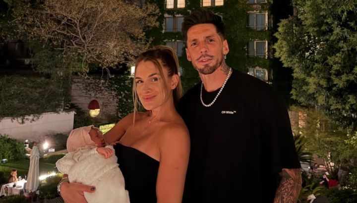 Las mejores fotos de Cami Homs y su hija Aitana en Madrid: de los paseos en la Gran Vía a las compras más exclusivas
