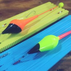 La pesca del pejerrey ofrece innumerables variantes y cada ámbito presenta desafíos diferentes. Por eso, contar con una valija bien equipada y una variedad de líneas correctamente armadas puede marcar la diferencia. 