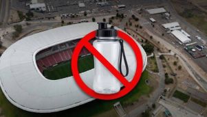FIFA prohíbe el ingreso de botellas de agua reutilizables a los estadios