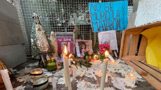 Concluyó el velatorio de Agostina Vega en barrio Alta Córdoba, donde familiares y amigos le dieron el último adiós
