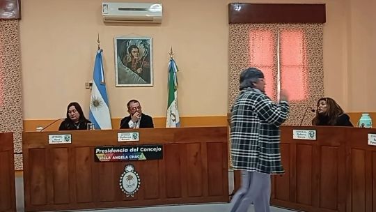 "Le hiciste asfalto a la casa de tu mamá": una vecina de Chaco interrumpió una sesión y lanzó duras acusaciones