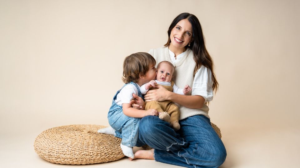 Jimena Sabaris junto a sus hijos Lolo y Augusto 