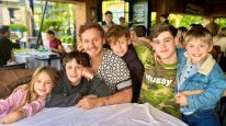 Benjamín Vicuña y sus hijos