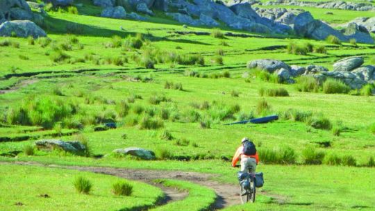 Pampa de Achala en bike: entre refugios y quebradas