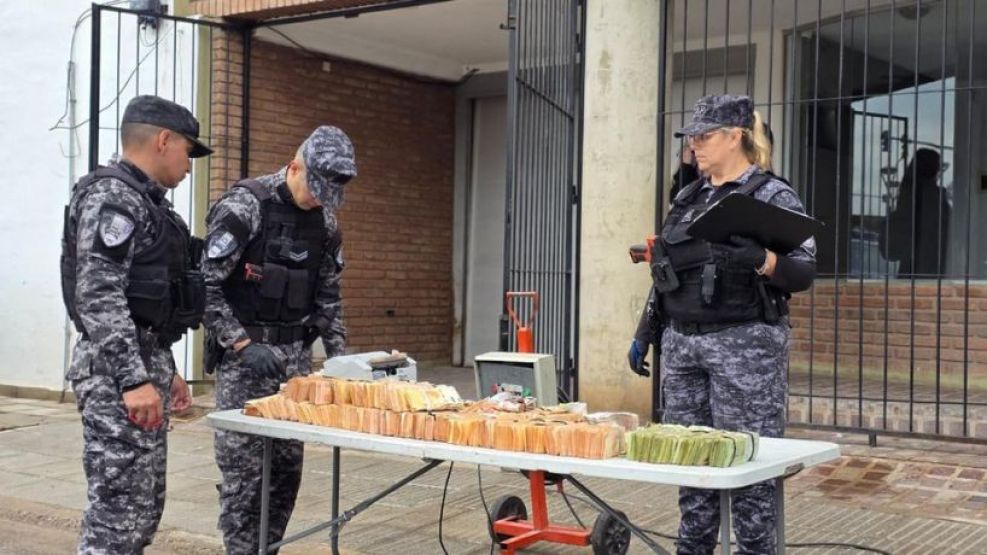 Detuvieron a dos naranjitas con más de $110 millones en efectivo en Córdoba