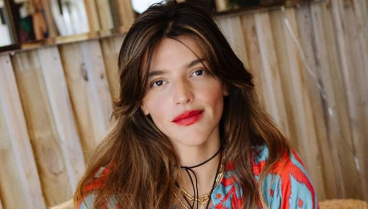Calu Rivero mostró la biblioteca que usa para criar a sus hijos: anarquía, filosofía oriental y la tecnología de lo sagrado