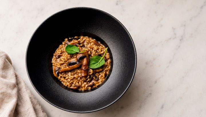Risotto de hongos: la receta italiana cremosa y reconfortante