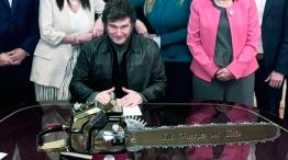 070626_milei_motosierra_fuerzas_cielo_cedoc_g