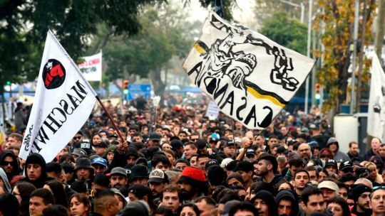 Minuto a minuto: una multitud despide al Indio Solari en el Parque Domínico