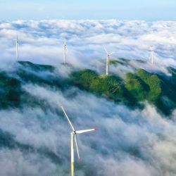 Vista aérea tomada con un dron del paisaje de un mar de nubes tras la lluvia, en el municipio yao de Tashan, en la ciudad de Changning, en la provincia de Hunan, en el centro de China. | Foto:Xinhua/Zhou Xiuyuchun