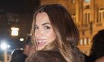 Cami Homs conquistó Italia con el accesorio vintage que vuelve a ser tendencia